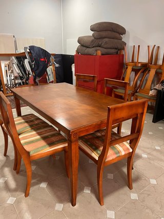Mesa de comedor con 5 sillas