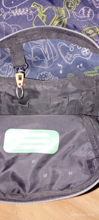 Mochila Totto con ruedas y múltiples bolsillos