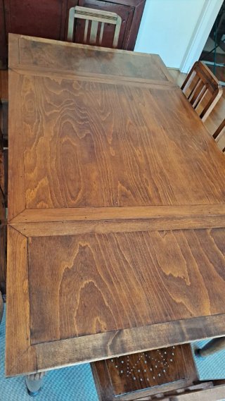 Mesa de comedor vintage.