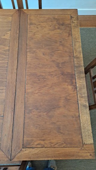 Mesa de comedor vintage.