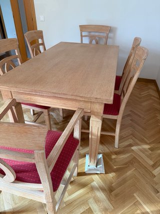 Mesa de comedor con 6 sillas de madera