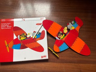 Móvil Goki avión con animales
