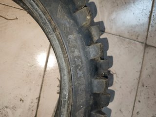 Rueda Maxxis 120/100/18