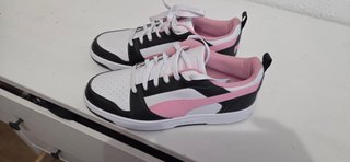 Zapatillas Puma Negras y Blancas Nuevas