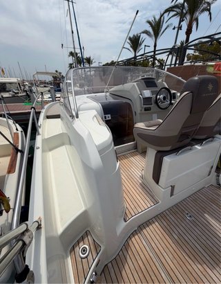 CAP CAMARAT 8.5 - 2010 Eslora: 8,42 Z