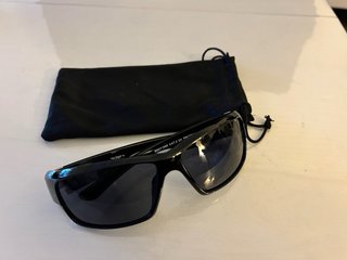 Gafas de sol Emporio Armani negras