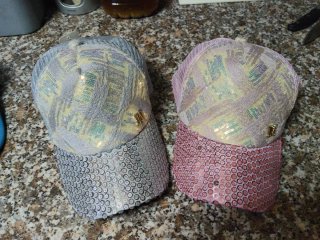 2 Gorras Lentejuelas Chica Rosa y Plateada