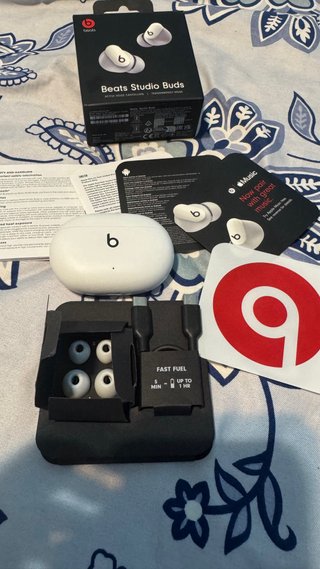 Estuche de Carga Beats Studio Buds Blanco