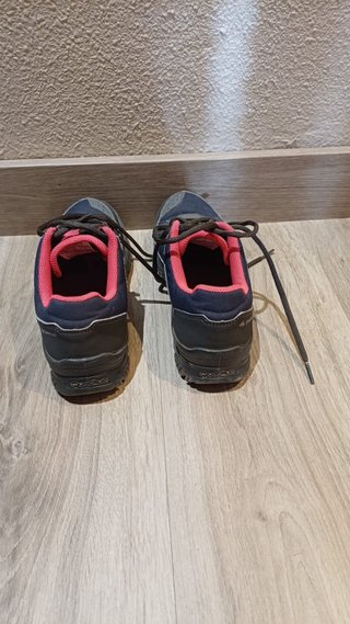 Zapatillas de montaña Quechua gris, azul y rosa