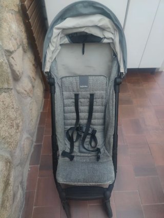 Inglesina Quid. Silla de paseo. gris