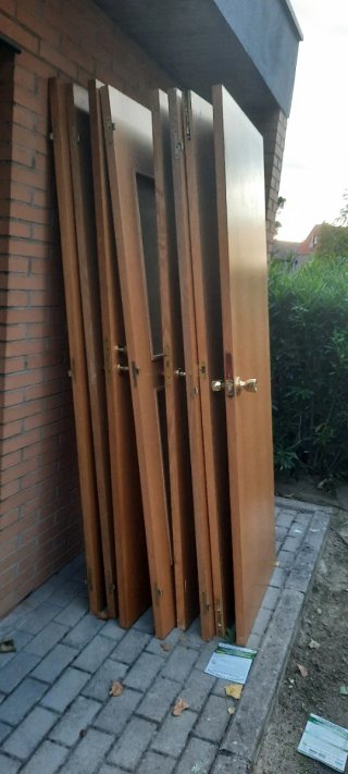 Puertas de madera con manillas (no hago envíos)