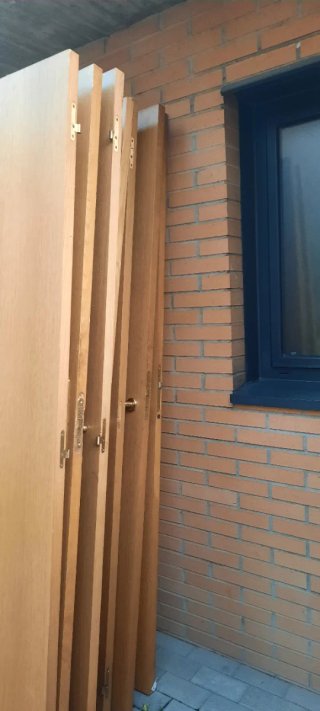 Puertas de madera con manillas (no hago envíos)