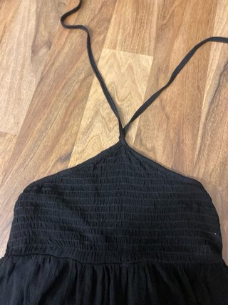 Blusa negra halter con tiras