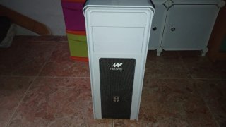PC gaming Netway blanco