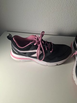 Zapatillas Kalenji negras y rosas 38