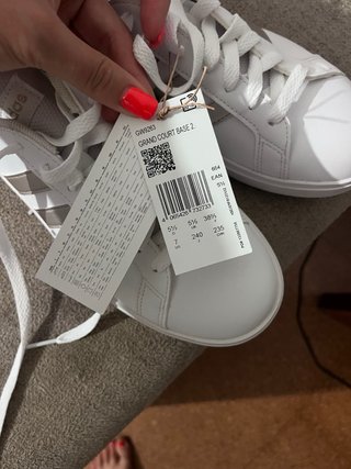 Zapatillas Adidas Blancas y Plateadas