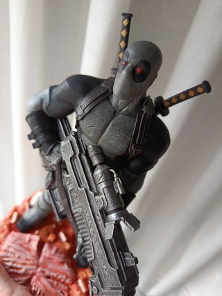 Figura Deadpool estatua Mcfarlane Marvel