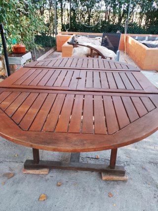Mesa de teca redonda exterior