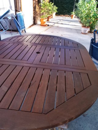 Mesa de teca redonda exterior