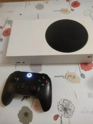 Xbox Series S Consola y Mando Negro
