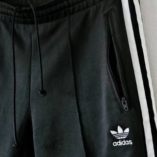 Pantalón de chándal adidas negros de pierna recta