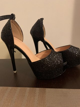 Scarpe con tacco nero glitter
