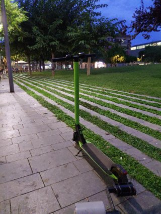 Patinete eléctrico infantil verde
