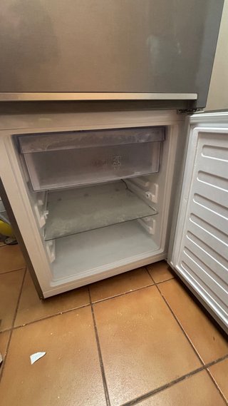 Frigorífico Beko 70cm ancho x 190 cm alto