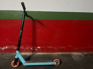 Patinete Scooter Oxelo azul y naranja