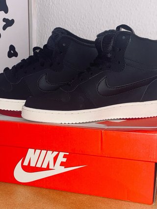 Zapatillas Nike Negras y Blancas