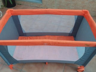 Cuna de viaje plegable marca asalvo