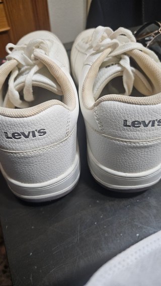 Zapatillas Levis Blancas