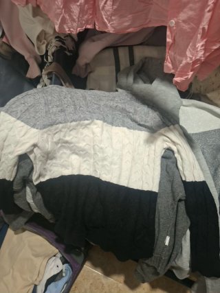 Bufanda a cuadros blanca y negra pantalones chaque