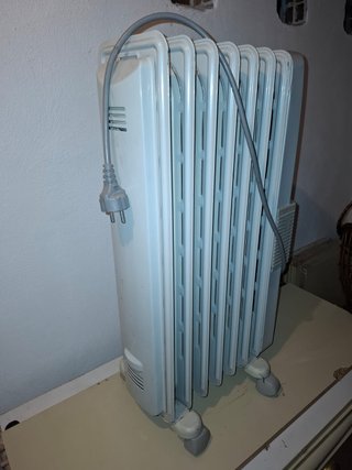 Radiatore DeLonghi a olio