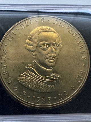 Estuche oficial del Bicentenario Carlos III.  1988