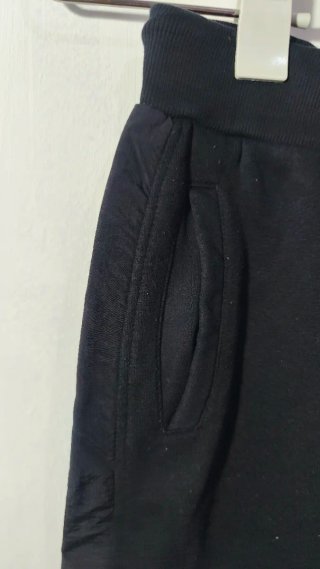 Pantalón chándal Fila negro logo dorado Talla S