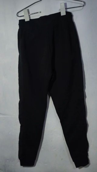 Pantalón chándal Fila negro logo dorado Talla S