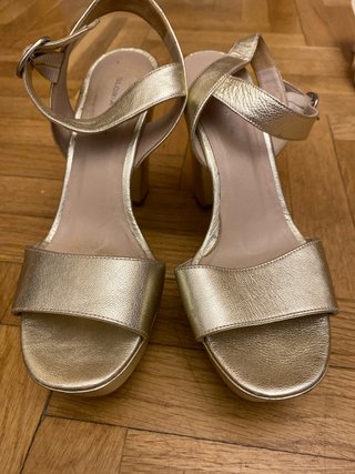 Sandalias doradas tacón bloque