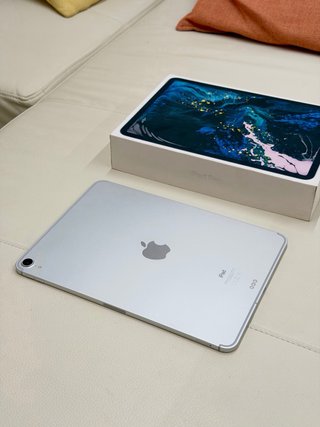 iPad Pro 11” 64 GB Cellular Plata 1a gen.