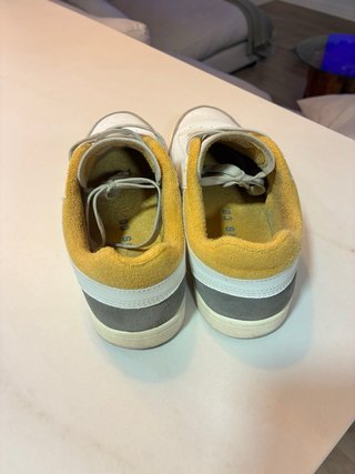 Zapatillas Scalpers Blancas y Grises