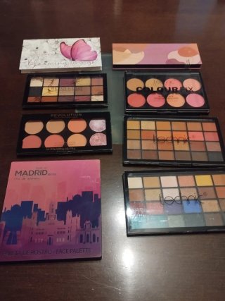 Paletas de Maquillaje Revolution y Technic