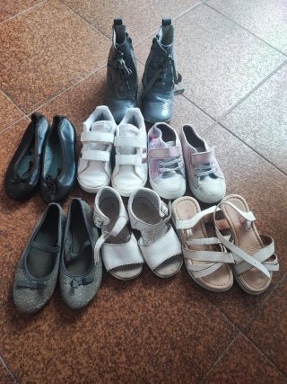 Lote Zapatos Niña: Botas, Deportivas y Bailarinas