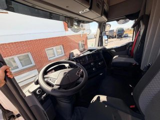 RENAULT - T 520