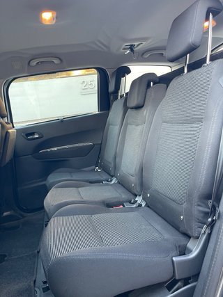 Peugeot 5008 7Plazas Distintivo B