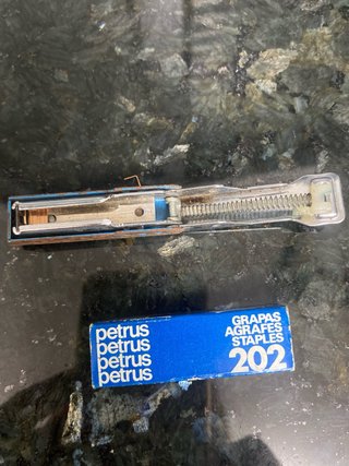 Grapadora Petrus antigua