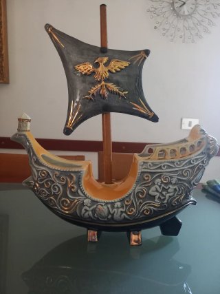 Galeone ceramica anni '60 dipinto