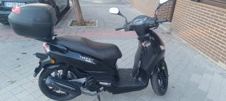 Peugeot Tweet 125cc Scooter Negra