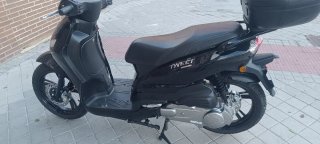 Peugeot Tweet 125cc Scooter Negra