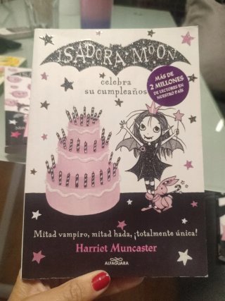 Isadora Moon y la poción rosa (Isadora Moon 11)