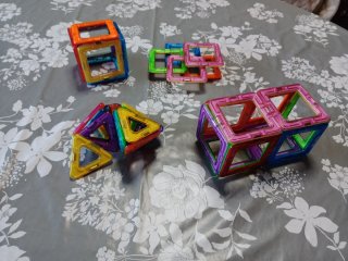 Juego de imanes geométricos